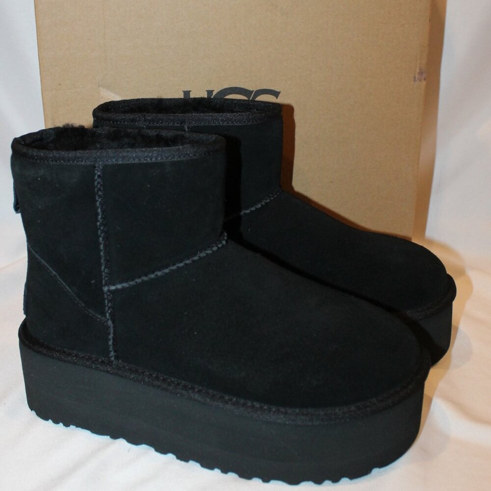 NIB UGG WOMEN'S MINI SUEDE SHEARLING‎ LINED PLATFORM BOOTS BLACK